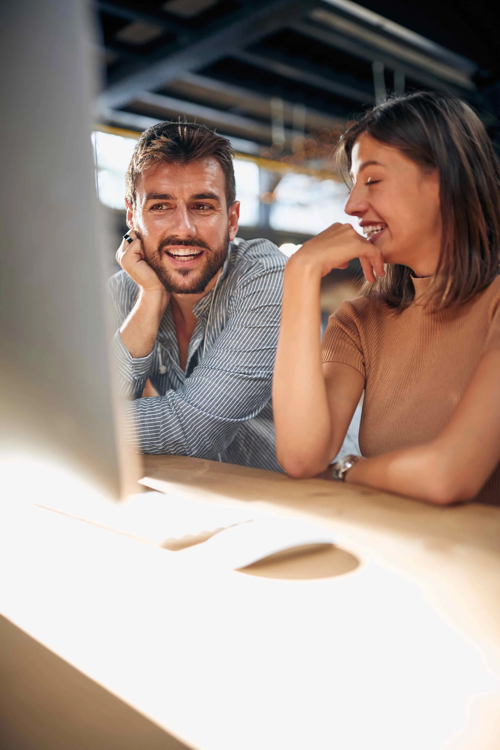 Valid – man vrouw werkplek overleg